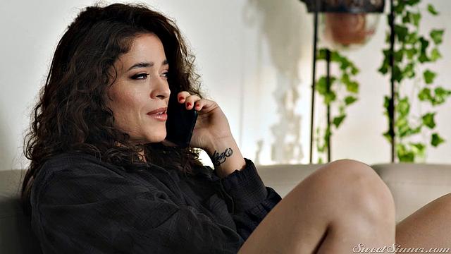 The Sex Therapist 6 - Scene 1 - Keep Close