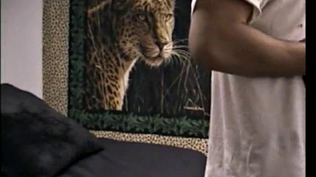 паули получает дрочку и глотает сперму до капли