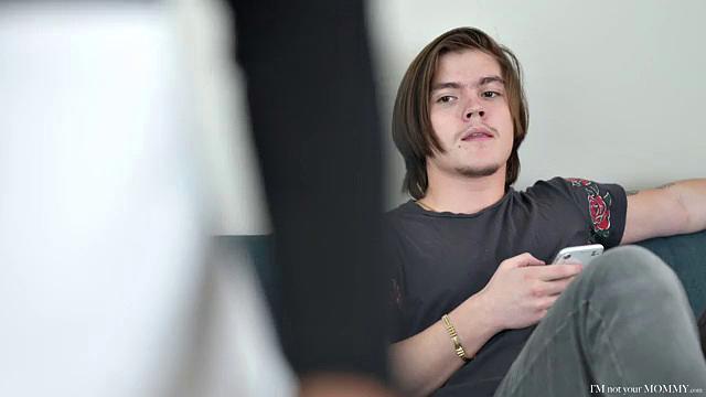 горничная чистит член заказчика лучше, чем убирает в комнате