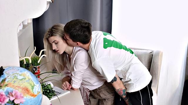 Casual Teen Sex - Monroe Fox - Studying and coeds