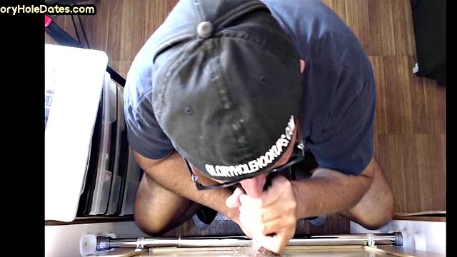 ature gaydaddy gets jizzed after BJ in gloryhole