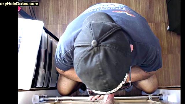 ature gaydaddy gets jizzed after BJ in gloryhole