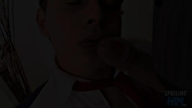 Big stud analfingered on casting