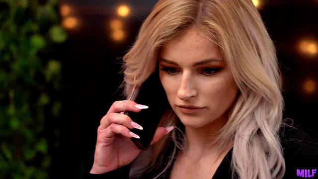 Stepmoms Tight Pussy Is Running - S7:E5