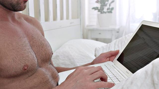 Raven-Haired Beauty Jessica Lincoln Is Fucked in Her Tight Asshole