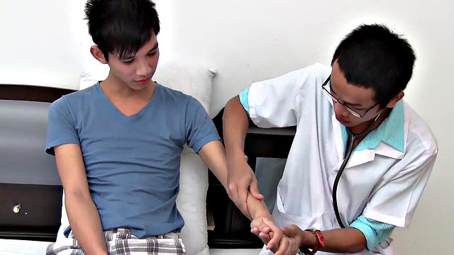 Hurt Asia twink fucked by doctor at home intervention