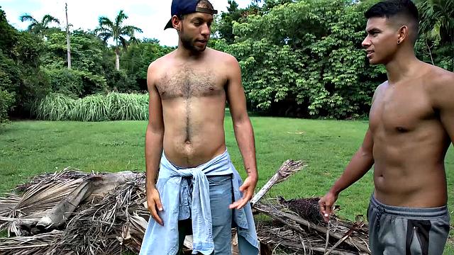 Отпахали на природе - оттрахались в ванной, всё честно