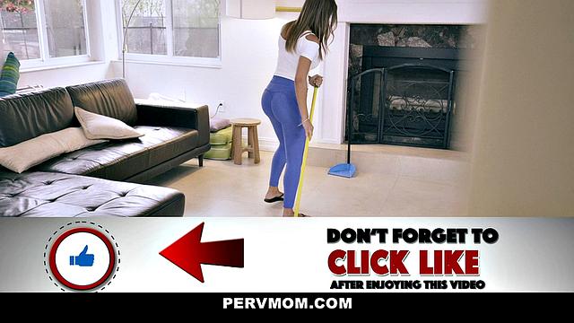 Stepmoms Over Dancers