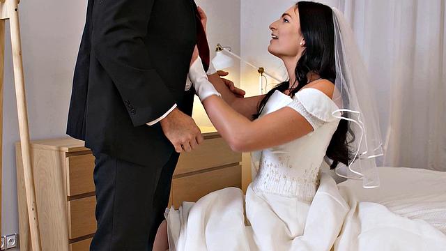 RIM4K. Brides decides to enjoy sex and rimming while guests are waiting for them