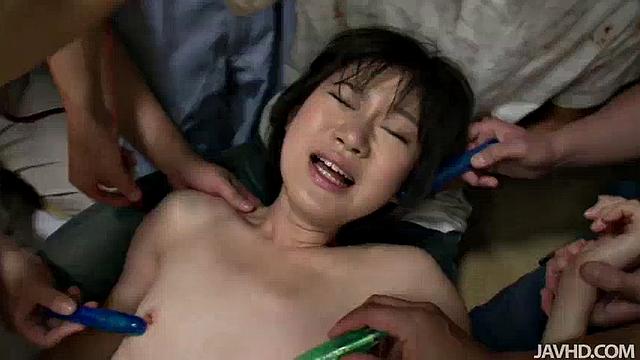 変態ロリ娘伊藤青葉を集団輪姦