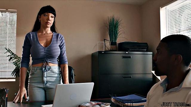 Someone is in the house, Isiah!