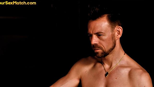 Squirting beauty for anal ride