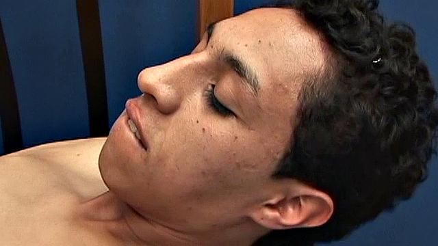 wilmer william принимает голый член глубоко в себя