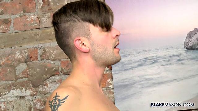 Muscle Bottom Takes It Deep - Damien Ryder &amp;amp; Dante Lucas