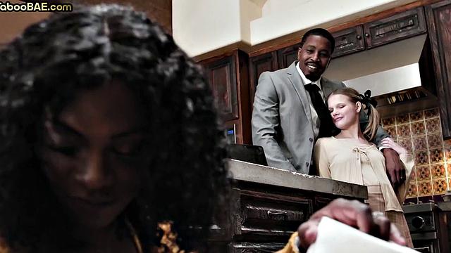 Стройная в чёрном белье принимает здоровенный черный член глубоко