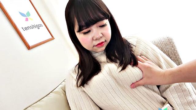 Amateur Japanese model Miwa Ichikawa has the nipples