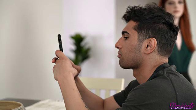 My Stepmom Acts Young - S2:E10