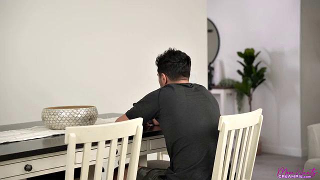 My Stepmom Acts Young - S2:E10