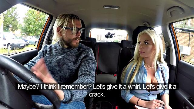 британская милфа на каблуках сосет и получает в сочную киску прямо в машине