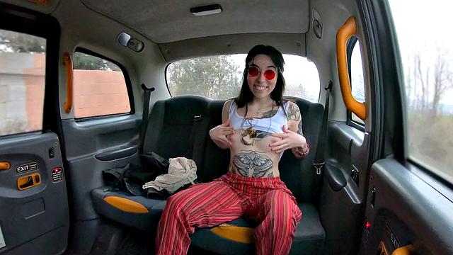 Alternative pierced slut pussyfuck for a free ride