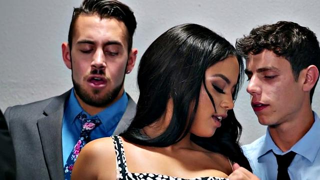 Bisexual ebony babe with medium boobs fucked in elevator 3way