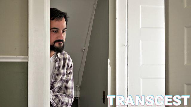 волосатый дядя трахается с племянником, игрушки и толстый член