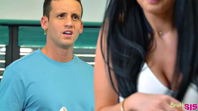 My Stepsister Finally Lets Me Get It - S28:E9