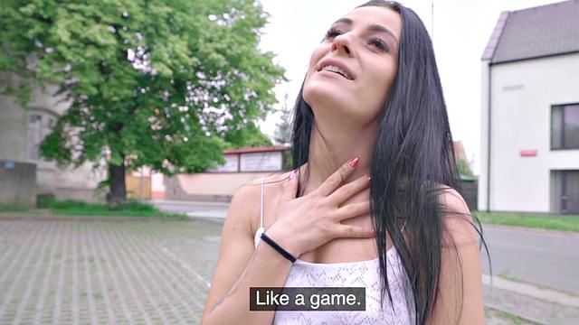 Real European amateur gets doggystyled for money