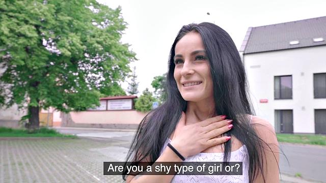 Real European amateur gets doggystyled for money