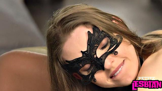 Cute 21yo lesbos in 3some