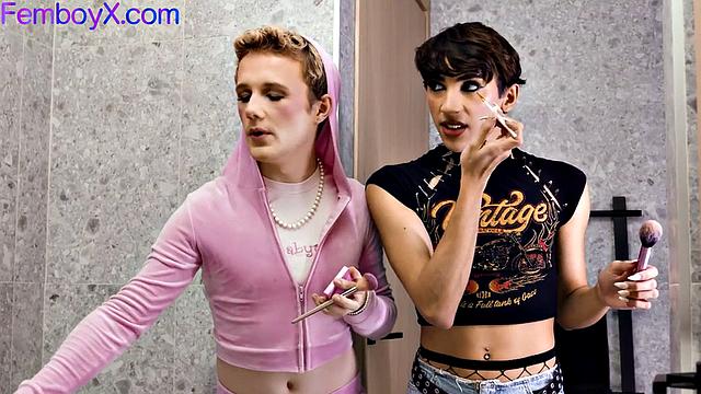 Glam influencers in threesome