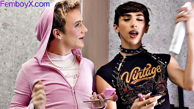 Glam influencers in threesome