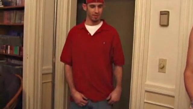 трое сходят с ума на массажном столе - страсть зашкаливает