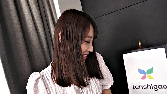 Yotuba Kawai was an Idol in Japan and now wants to be a JAV