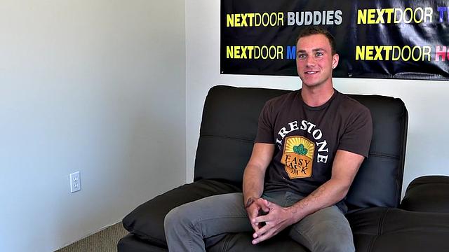 Muscled newbie enjoys solo jerking off at audition