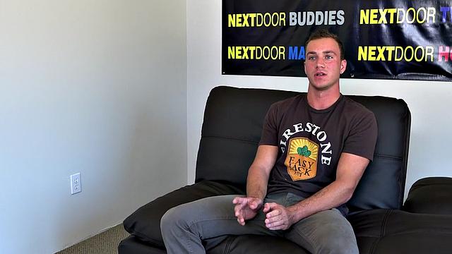 Muscled newbie enjoys solo jerking off at audition