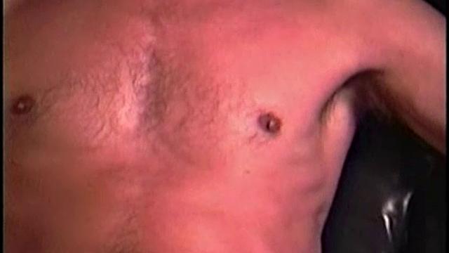 Рабочие пропускают обед и сразу принимаются за дело