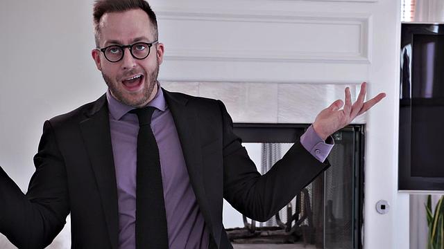 Блондиночки в би-оргии сходят с ума: скачут на членах и подставляют жопы под языки