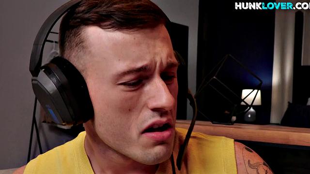 Cumming hunk and stud bareback threesome bottom