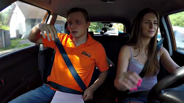 21yo driving starter pussylicked in car before pussyfucking