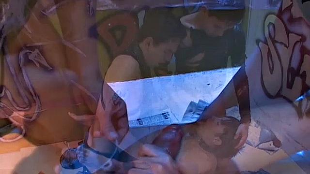 Тито опять на коленях: парни используют его рот и босоножки по полной