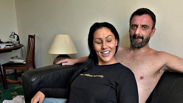 SCandi Kayne: Neighbour Keen To Apologize