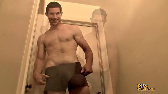 Muscular Straight Hunter Gets Dirty - Hunter