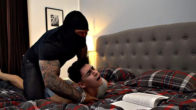 Boy Creeper - Aaron Perez - Bookworm Broken