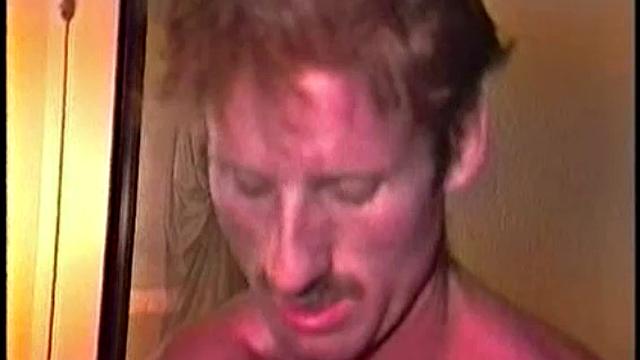 Рид строит из себя натурала, а Дон его раскручивает на мужскую движуху