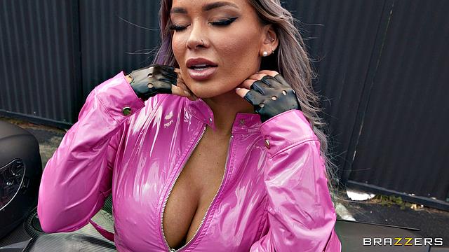 Leather, Chains And Pussy Juice