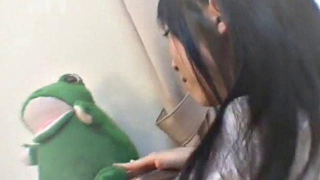 Asian teen solo slut plays with her clit