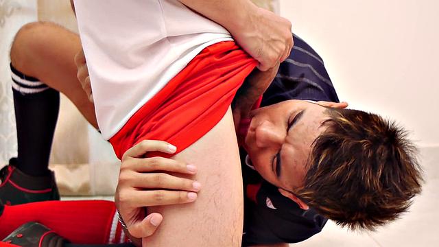 Asian sucking and getting pissed while breeded in duo