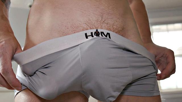 рыжий жеребец жадно вылизывает и жестко трахает сочную малышку