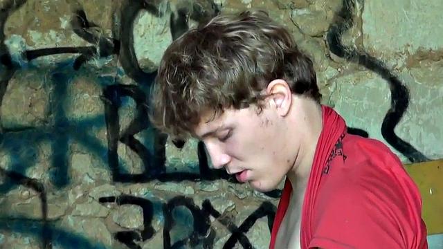 Amateur stud fucks public bottom outdoors after getting BJ